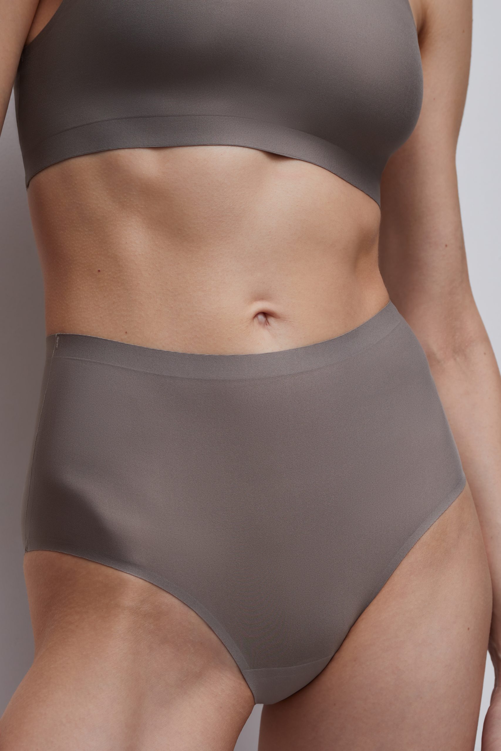 High panties INVISIBLE – фото № 3