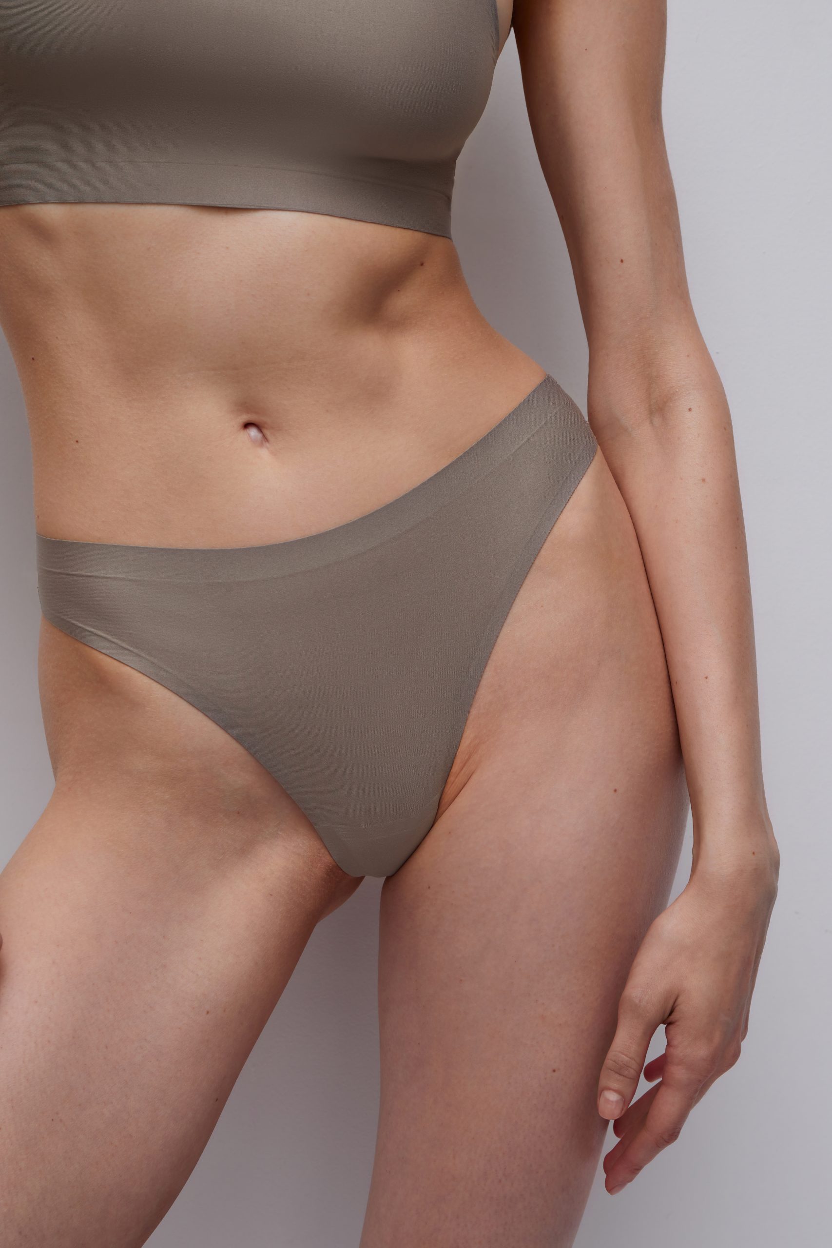 Thongs with laser cutting INVISIBLE – фото № 4