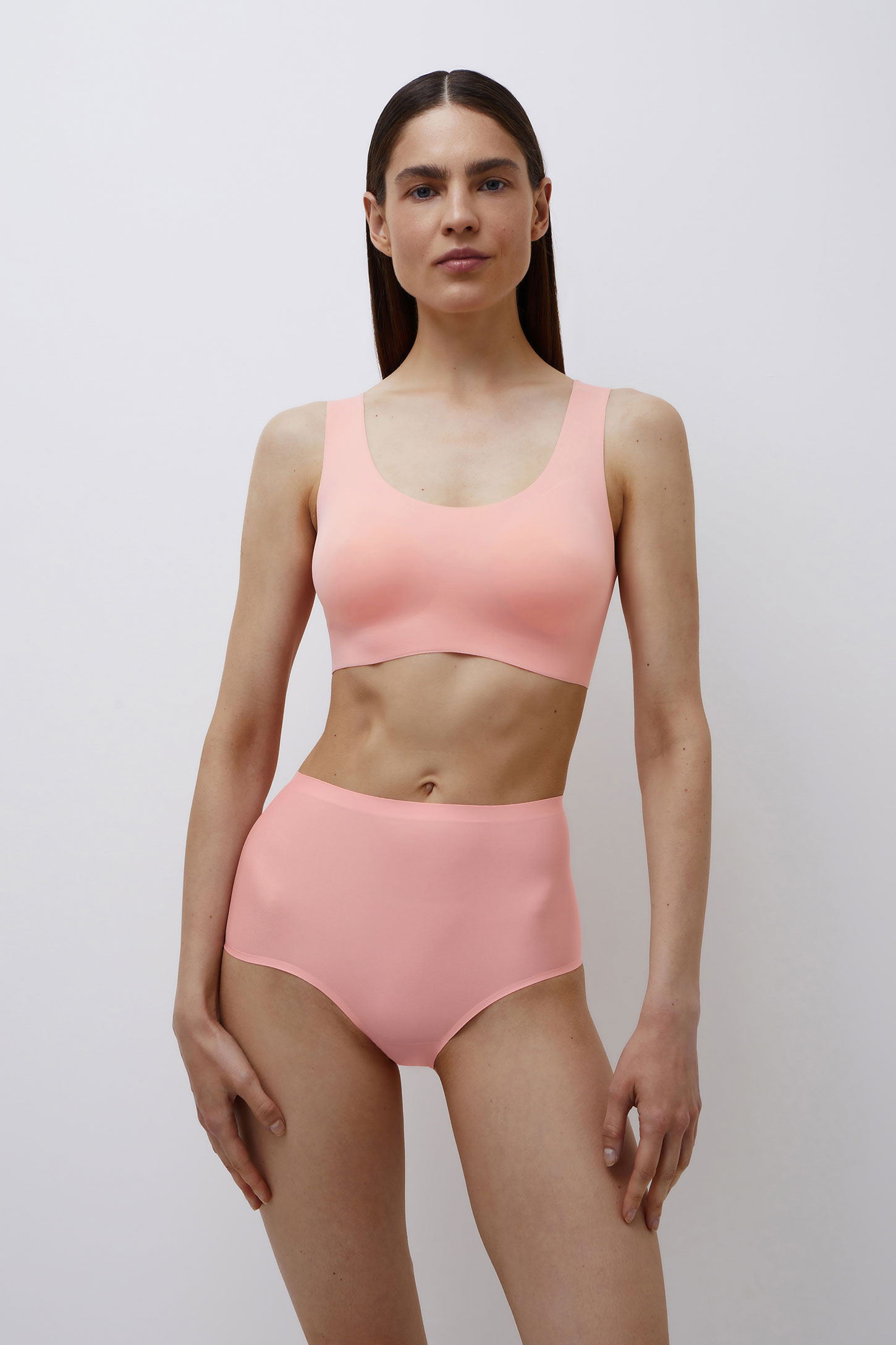 Wide-strapped bustier top with cups INVISIBLE – фото № 2