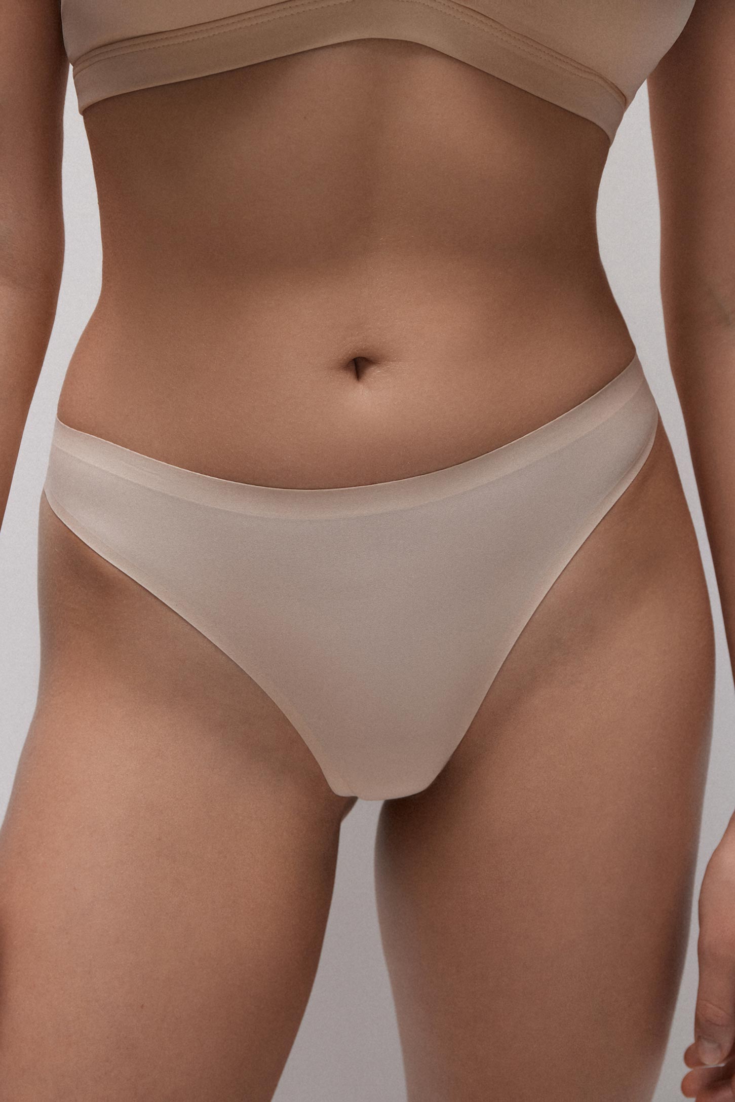 Thongs with laser cutting INVISIBLE – фото № 2